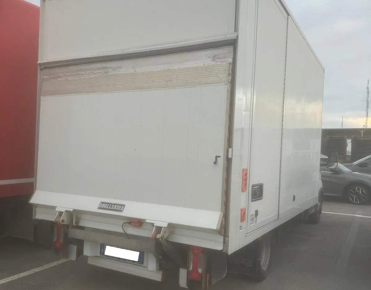 IVECO DAILY 35C14 - Carrinha de contentor: foto 2 IVECO DAILY 35C14 - Carrinha de contentor: foto 2