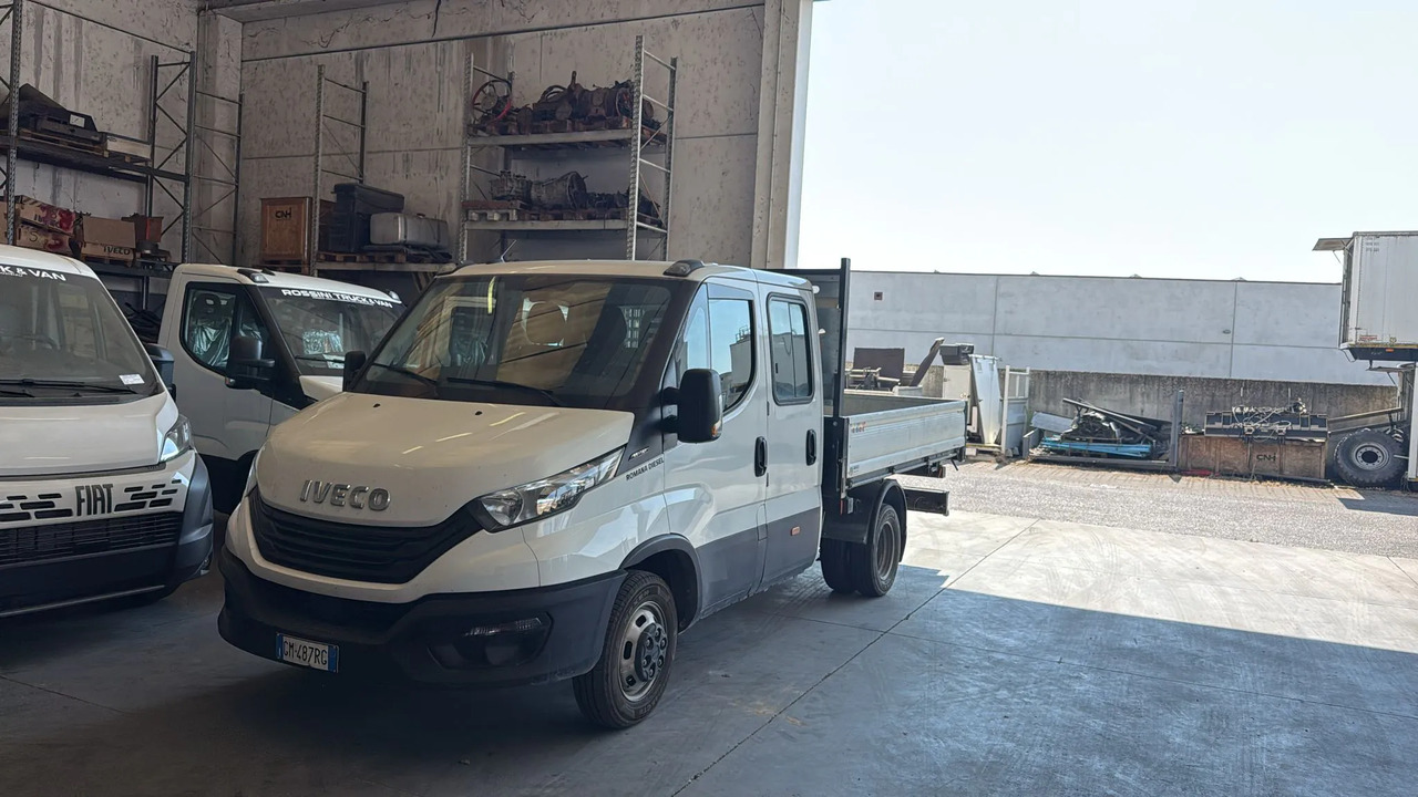 IVECO DAILY 35C16 DOPPIA CABINA RIBALTABILE TRILATERALE 3.0 - Furgão basculante: foto 1 IVECO DAILY 35C16 DOPPIA CABINA RIBALTABILE TRILATERALE 3.0 - Furgão basculante: foto 1