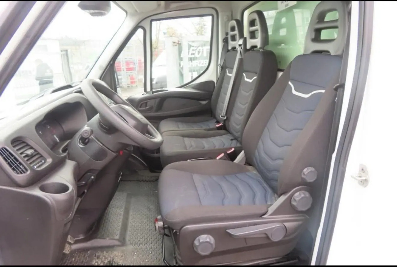 Carrinha de contentor IVECO DAILY 35C16: foto 8