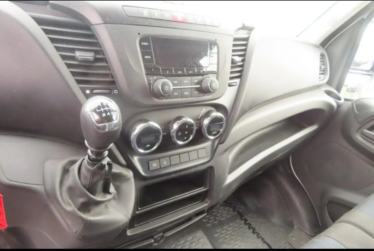 Carrinha de contentor IVECO DAILY 35C16: foto 7