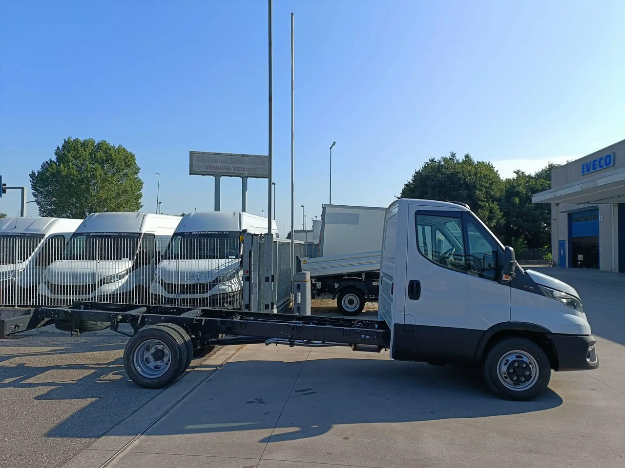 IVECO DAILY 60C18 A TELAIO KM 0 - Caminhão chassi: foto 4 IVECO DAILY 60C18 A TELAIO KM 0 - Caminhão chassi: foto 4