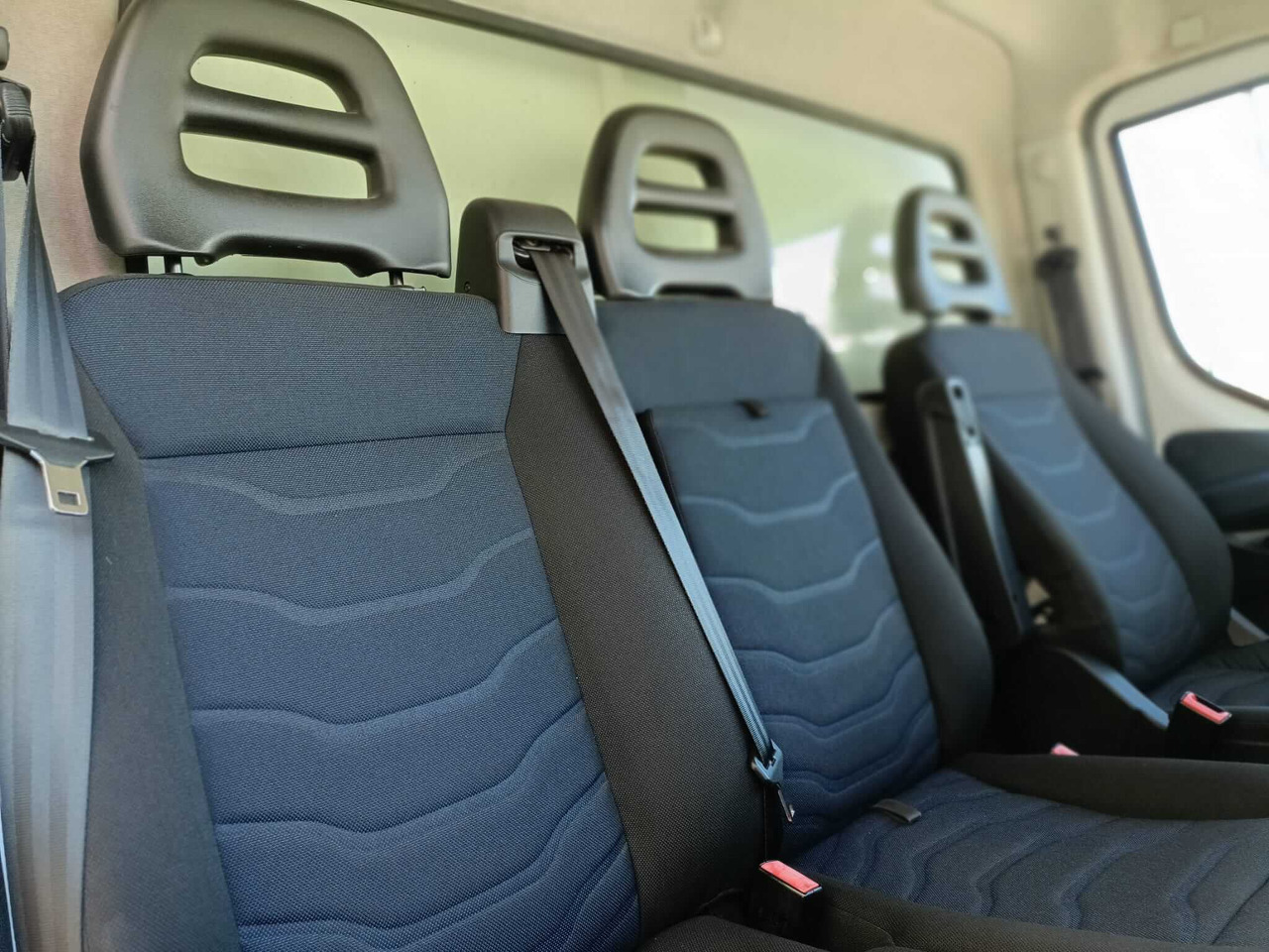 IVECO DAILY 60C18 RIBALTABILE CON GRU - Caminhão basculante: foto 5 IVECO DAILY 60C18 RIBALTABILE CON GRU - Caminhão basculante: foto 5