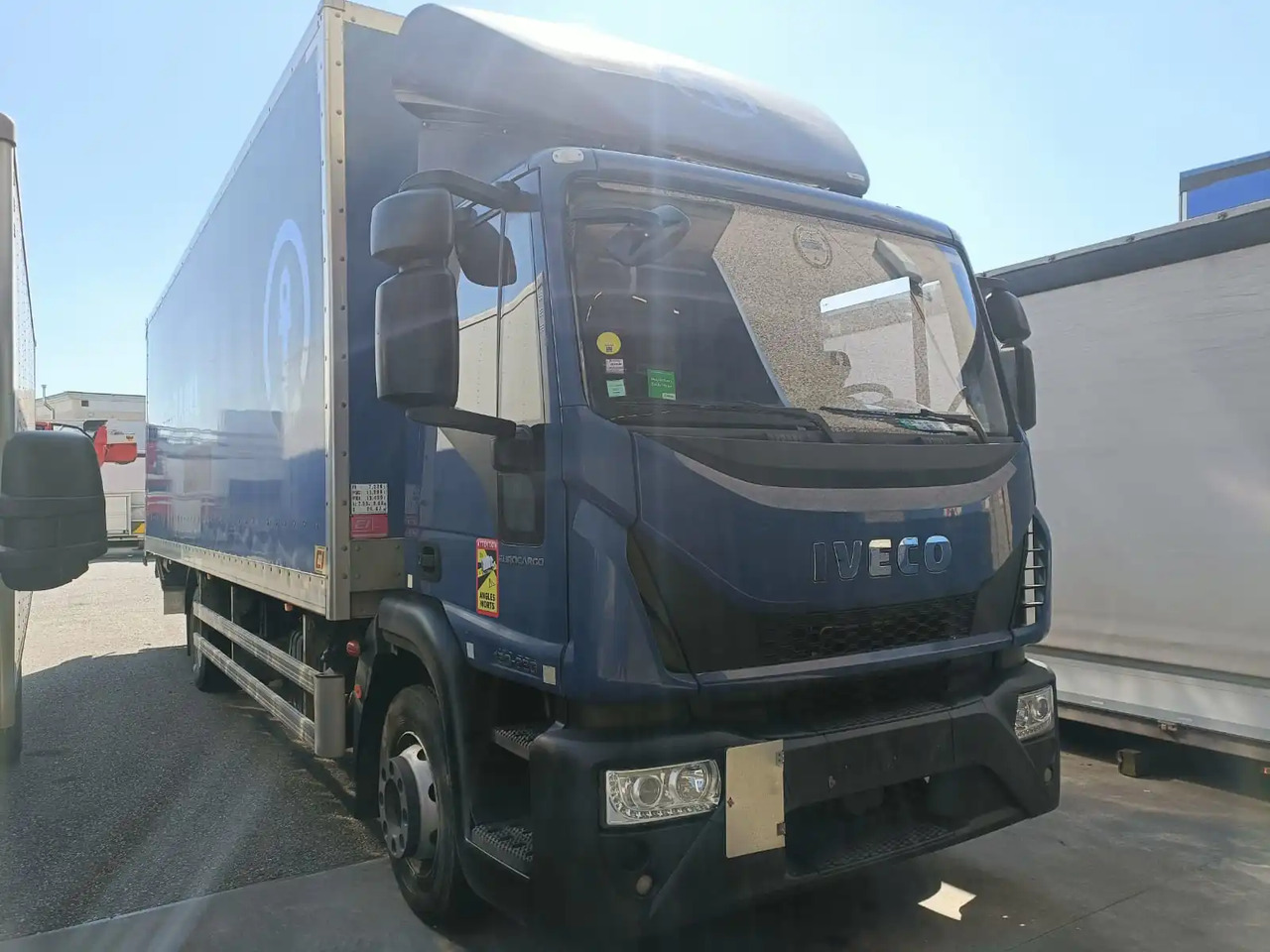 IVECO EUROCARGO 120E22 - Caminhão furgão: foto 2 IVECO EUROCARGO 120E22 - Caminhão furgão: foto 2