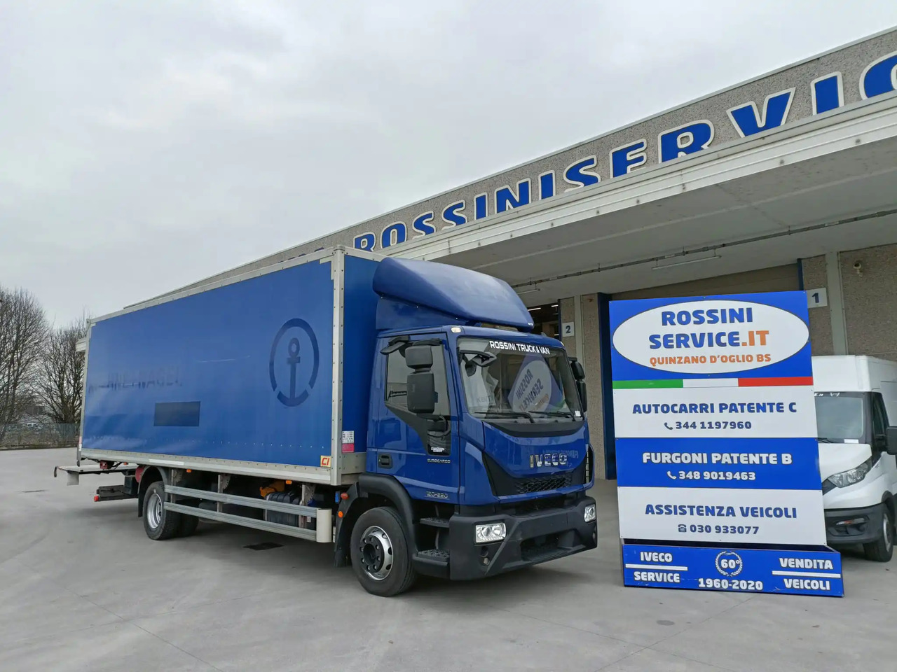 IVECO EUROCARGO 120E22 - Caminhão furgão: foto 1 IVECO EUROCARGO 120E22 - Caminhão furgão: foto 1