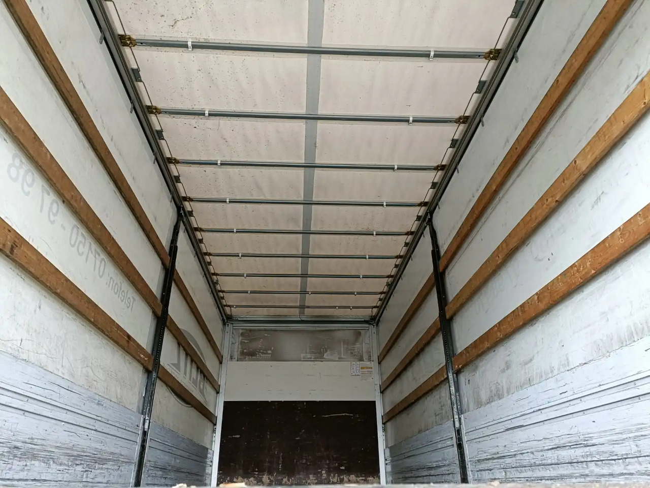 Caminhão com lona IVECO EUROCARGO 120E25P: foto 6