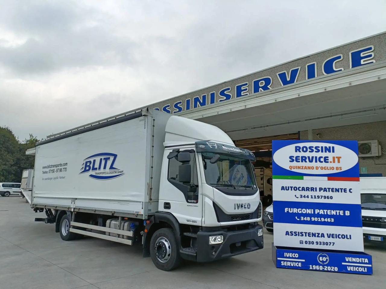 IVECO EUROCARGO 120E25P - Caminhão com lona: foto 1 IVECO EUROCARGO 120E25P - Caminhão com lona: foto 1