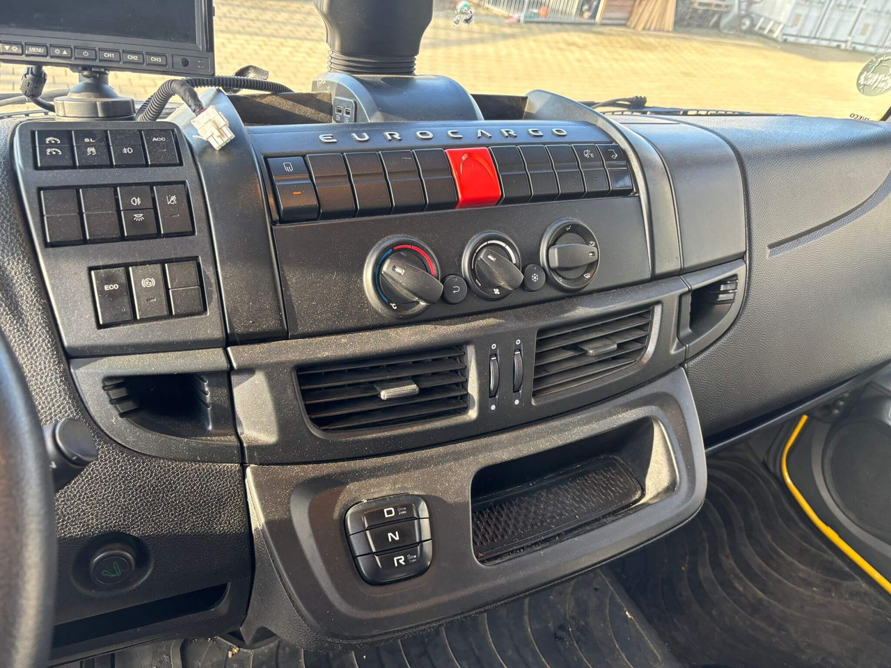 IVECO EUROCARGO 120E25P - Caminhão chassi: foto 2 IVECO EUROCARGO 120E25P - Caminhão chassi: foto 2