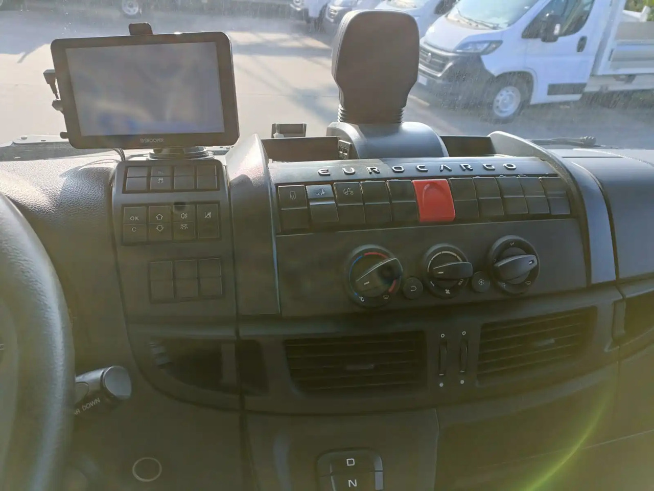 IVECO EUROCARGO 140E28P - Caminhão chassi: foto 3 IVECO EUROCARGO 140E28P - Caminhão chassi: foto 3