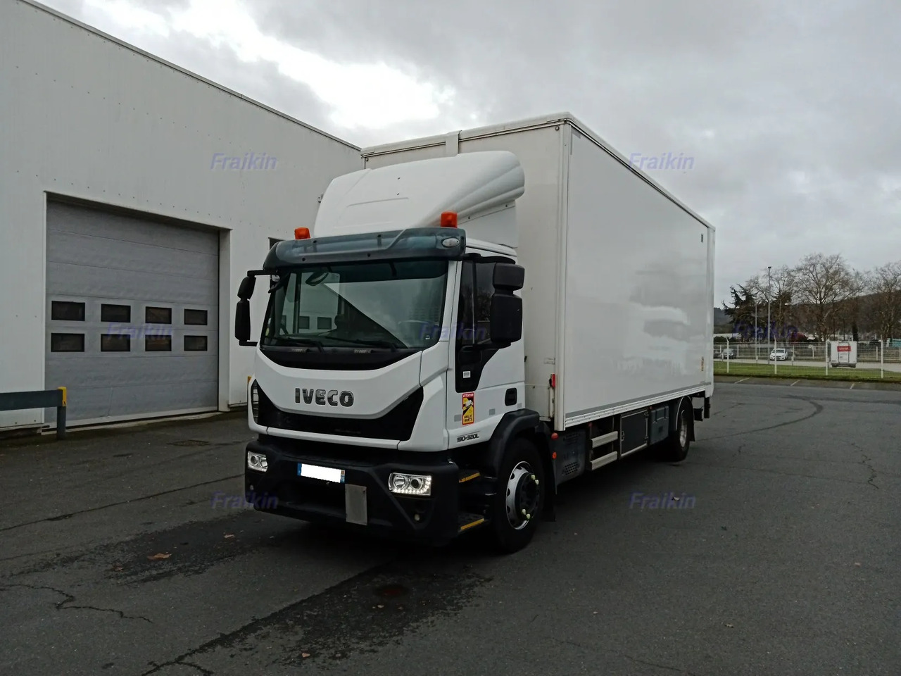 IVECO EUROCARGO 180EL32P EURO 6 - Caminhão furgão: foto 1 IVECO EUROCARGO 180EL32P EURO 6 - Caminhão furgão: foto 1