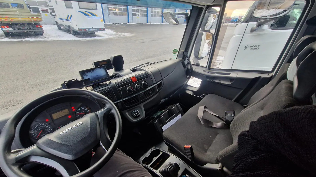 IVECO EUROCARGO 75E19P - Caminhão com lona: foto 4 IVECO EUROCARGO 75E19P - Caminhão com lona: foto 4