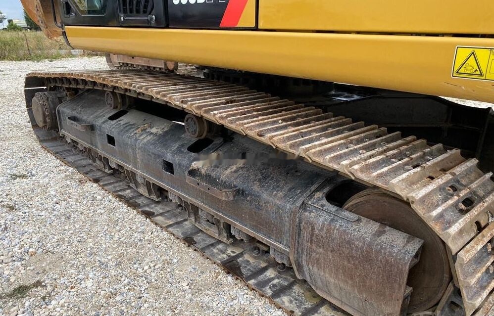 Escavadora de rastos Caterpillar 330D2L: foto 8
