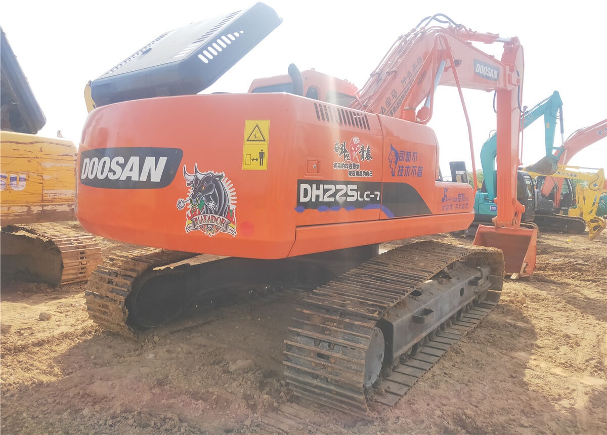Doosan DH225 - Escavadora de rastos: foto 4 Doosan DH225 - Escavadora de rastos: foto 4