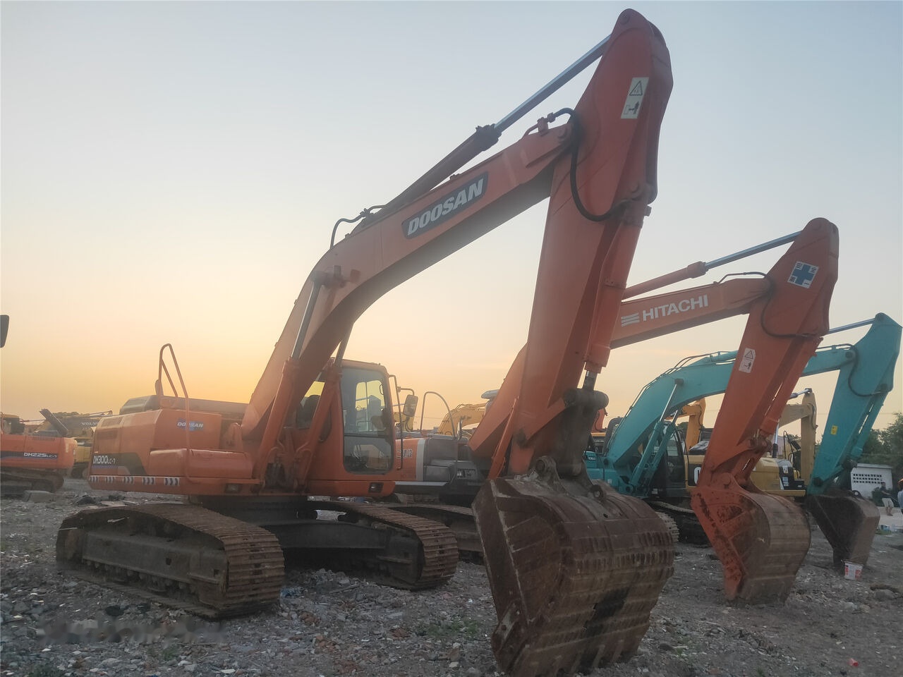 Doosan DH300LC-7 - Escavadora de rastos: foto 1 Doosan DH300LC-7 - Escavadora de rastos: foto 1