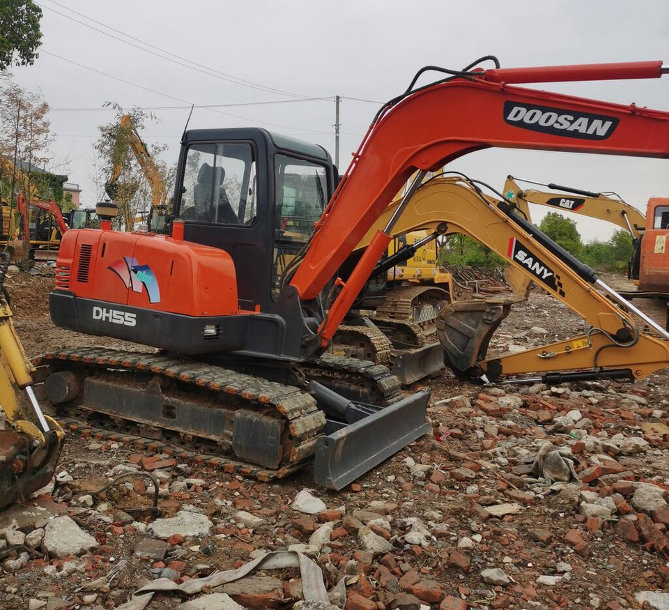 Doosan DH55 - Escavadora de rastos: foto 1 Doosan DH55 - Escavadora de rastos: foto 1