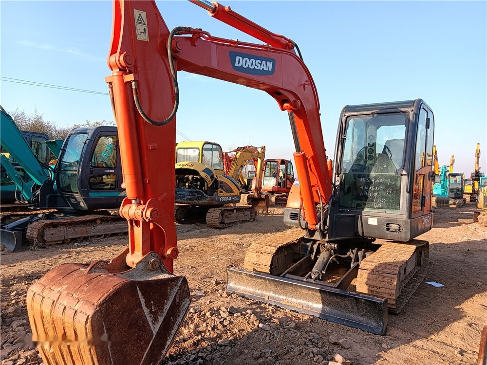 Doosan DH60-7 - Mini escavadeira: foto 5 Doosan DH60-7 - Mini escavadeira: foto 5
