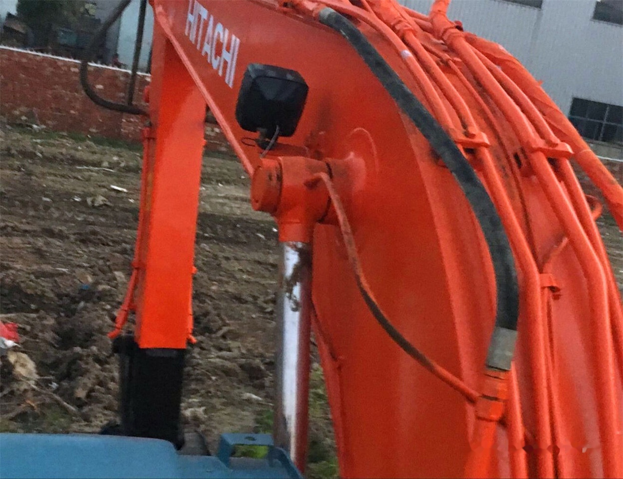Hitachi EX120-3 - Escavadora de rastos: foto 2 Hitachi EX120-3 - Escavadora de rastos: foto 2