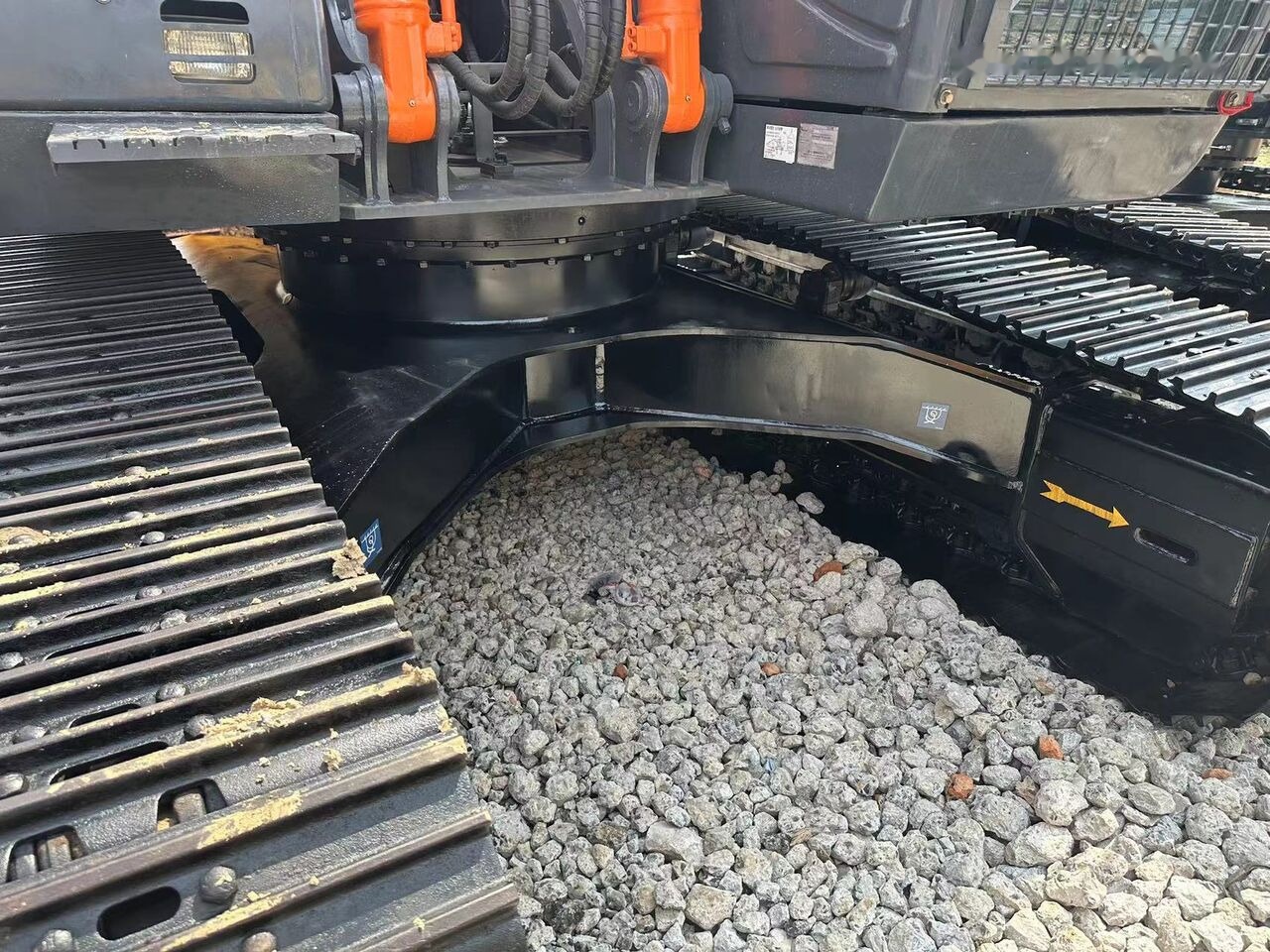 Hitachi ZX200-3 - Escavadora de rastos: foto 1 Hitachi ZX200-3 - Escavadora de rastos: foto 1