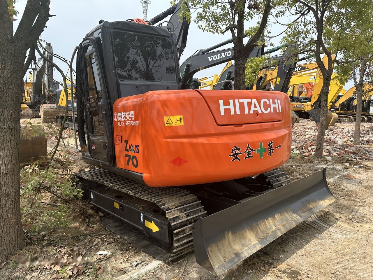 Hitachi ZX70 - Escavadora de rastos: foto 1 Hitachi ZX70 - Escavadora de rastos: foto 1