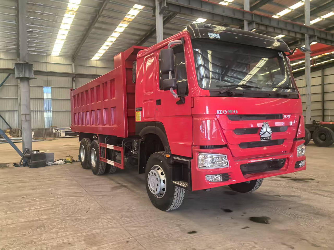 Howo 371 6X4 NEW - Caminhão basculante: foto 1 Howo 371 6X4 NEW - Caminhão basculante: foto 1