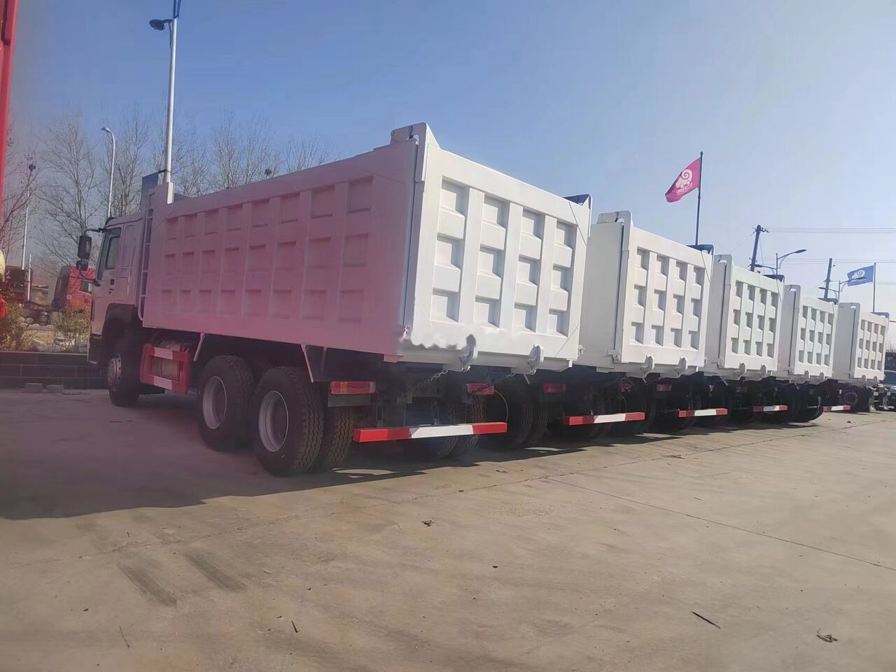 Howo 371 6x4 - Caminhão basculante: foto 3 Howo 371 6x4 - Caminhão basculante: foto 3