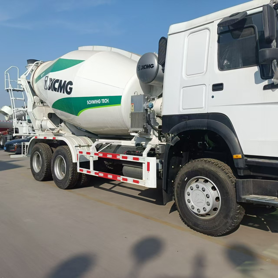 Howo HOWO 371 concrete truck 10CM3 - Caminhão betoneira: foto 3 Howo HOWO 371 concrete truck 10CM3 - Caminhão betoneira: foto 3