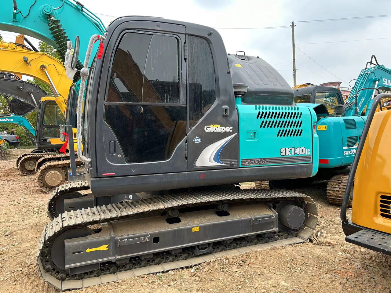 Escavadora de rastos KOBELCO SK140LC-8: foto 7