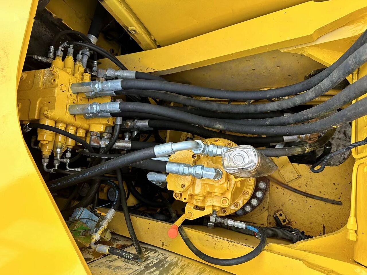 Komatsu PC160 - Escavadora de rastos: foto 1 Komatsu PC160 - Escavadora de rastos: foto 1