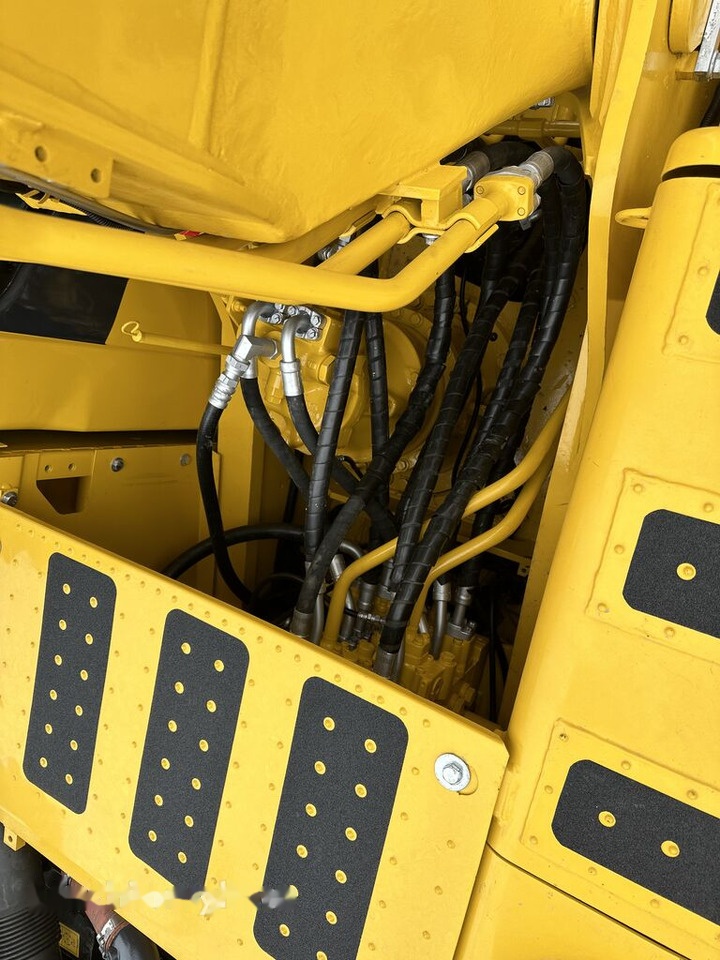 Komatsu PC220-8 - Escavadora de rastos: foto 5 Komatsu PC220-8 - Escavadora de rastos: foto 5