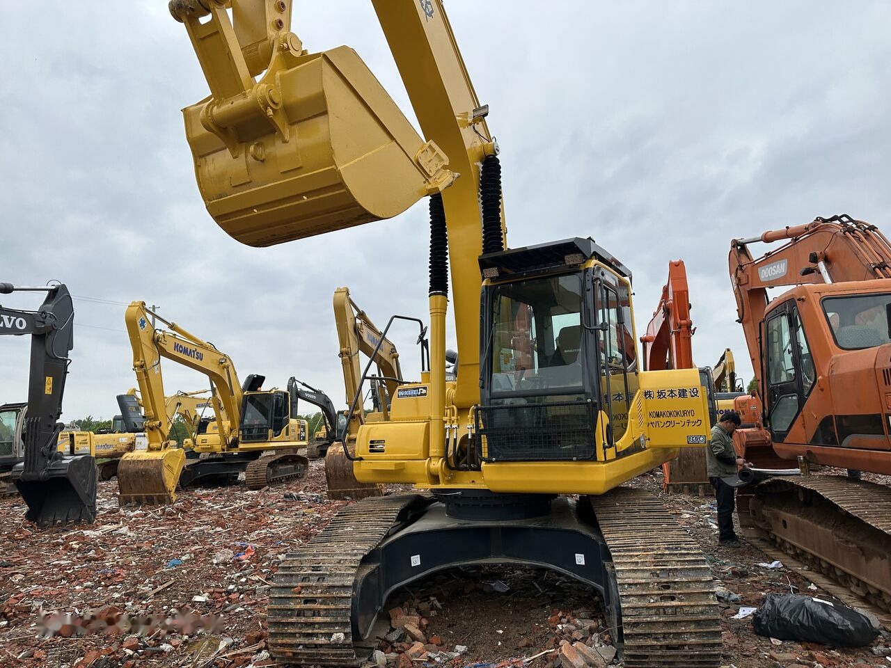 Komatsu PC220-8 - Escavadora de rastos: foto 4 Komatsu PC220-8 - Escavadora de rastos: foto 4