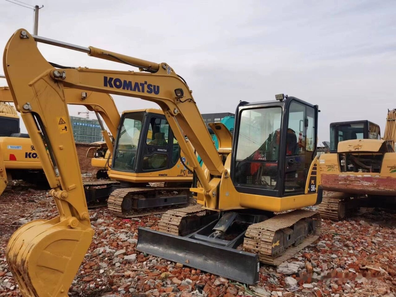 Komatsu PC56 - Mini escavadeira: foto 2 Komatsu PC56 - Mini escavadeira: foto 2
