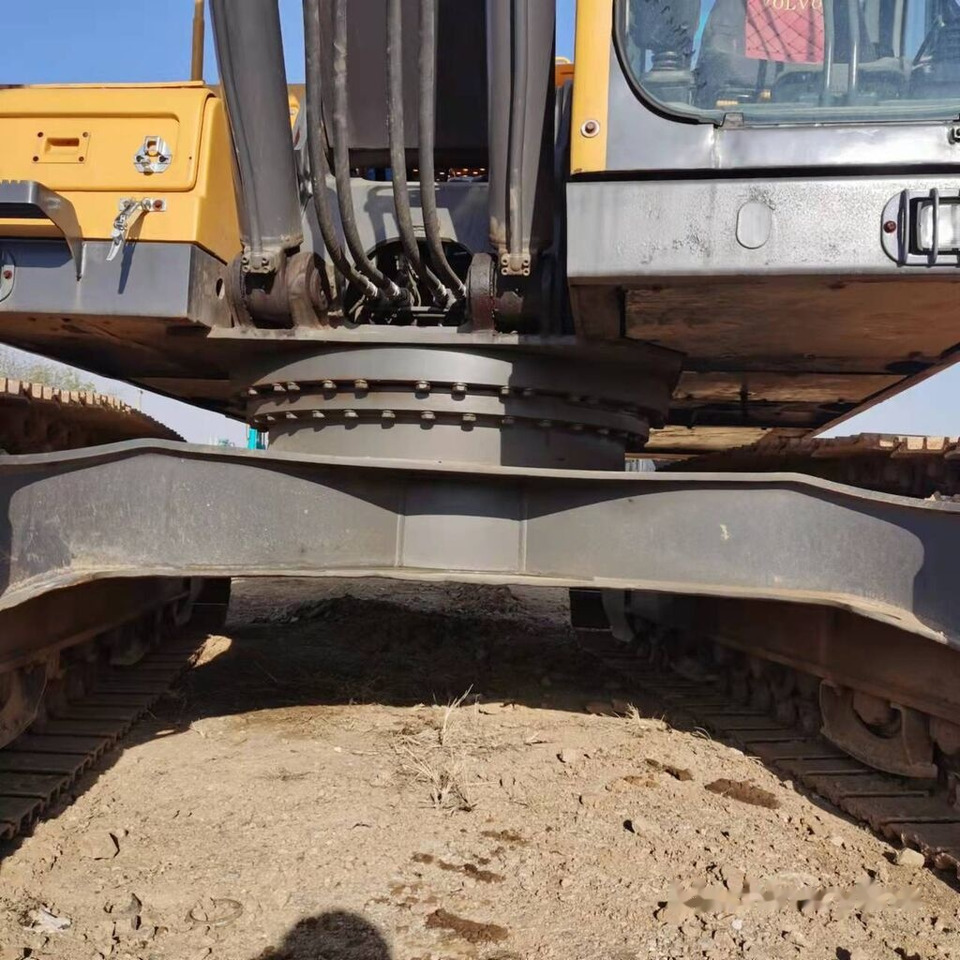 Volvo EC210BLC - Escavadora de rastos: foto 1 Volvo EC210BLC - Escavadora de rastos: foto 1