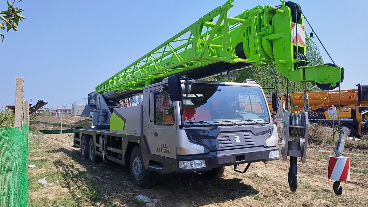 ZOOMLION ZTC300V - Guindaste móvel: foto 1 ZOOMLION ZTC300V - Guindaste móvel: foto 1