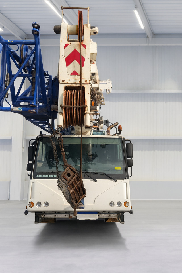 LIEBHERR LTM 1070 - Guindaste móvel: foto 1 LIEBHERR LTM 1070 - Guindaste móvel: foto 1