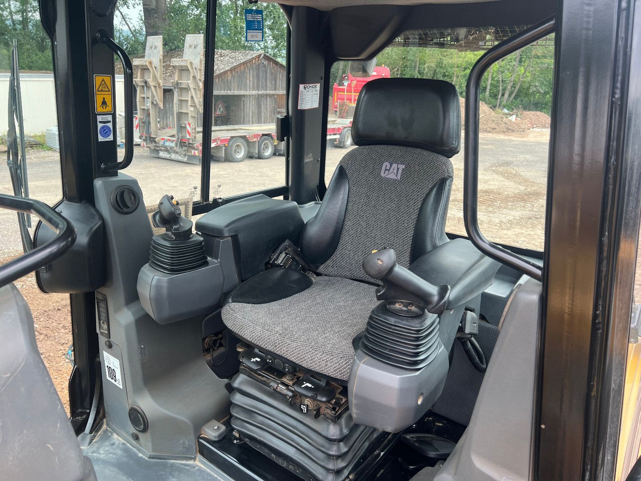 CAT D 6K XL mit Aufreisser u. Trimble - Buldôzer: foto 4 CAT D 6K XL mit Aufreisser u. Trimble - Buldôzer: foto 4