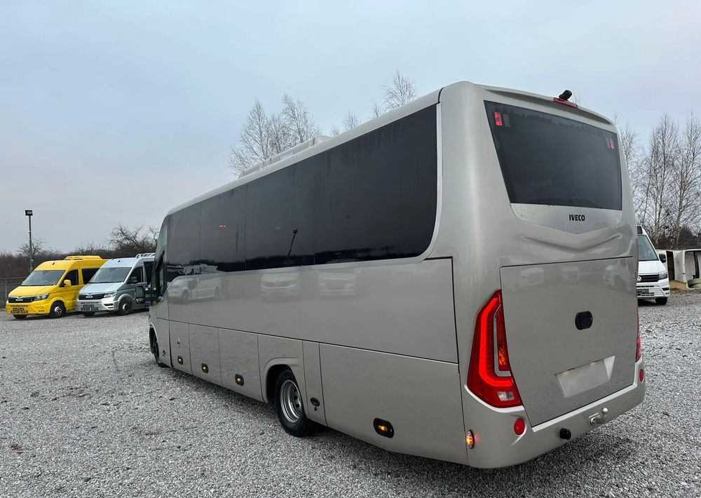 Iveco Daily - Micro-ônibus, Furgão de passageiros: foto 5 Iveco Daily - Micro-ônibus, Furgão de passageiros: foto 5