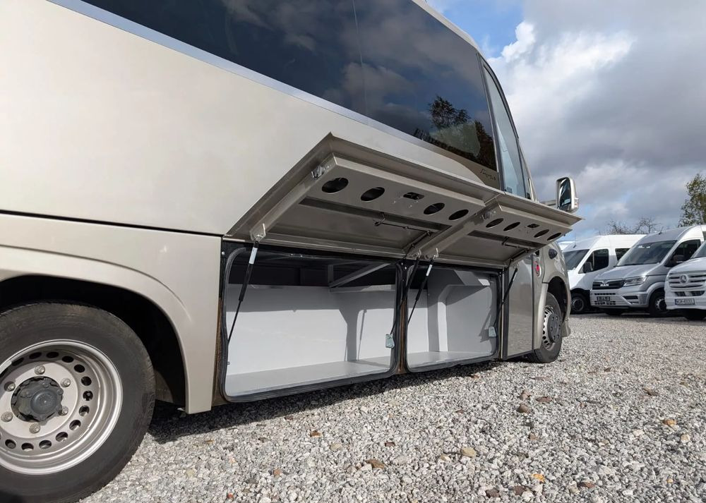 Mercedes-Benz Sprinter 519 - Micro-ônibus, Furgão de passageiros: foto 4 Mercedes-Benz Sprinter 519 - Micro-ônibus, Furgão de passageiros: foto 4