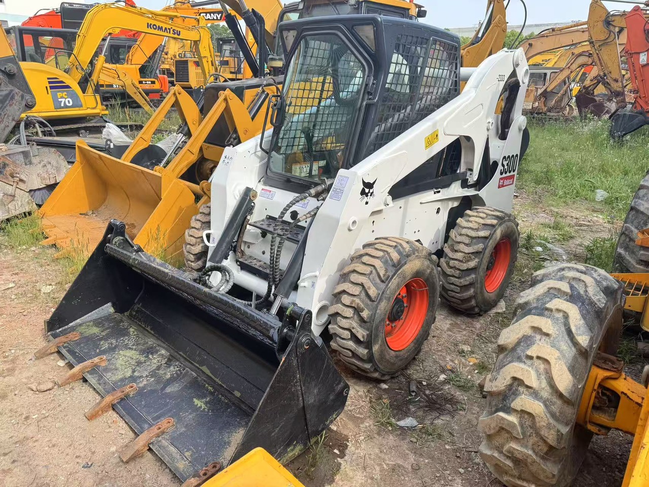 BOBCAT S300 - Mini carregadeira: foto 3 BOBCAT S300 - Mini carregadeira: foto 3
