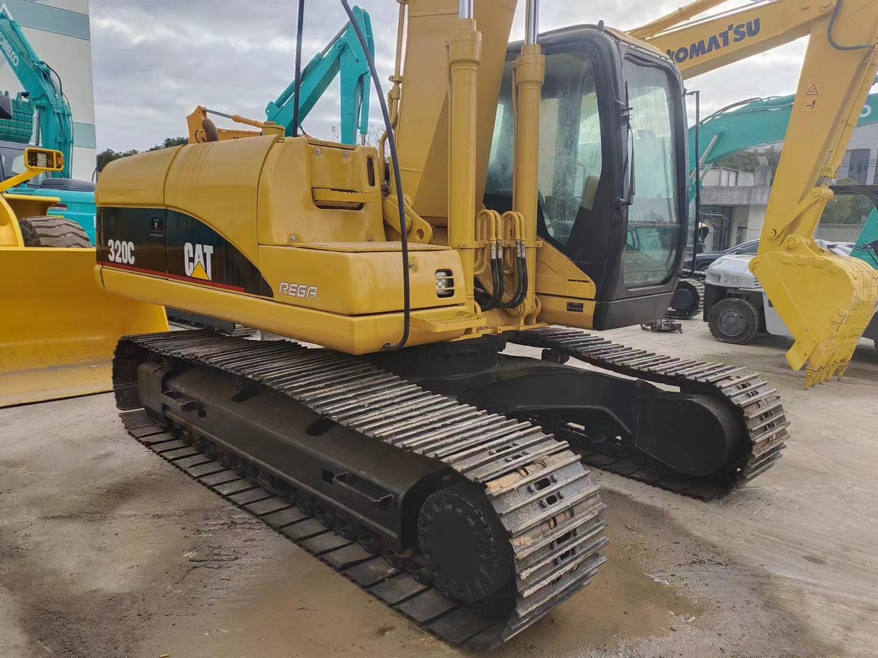 CATERPILLAR 320C - Escavadora de rastos: foto 2 CATERPILLAR 320C - Escavadora de rastos: foto 2