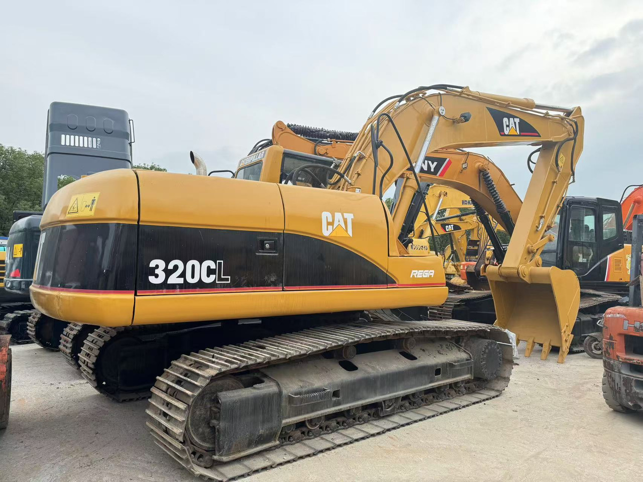 CATERPILLAR 320C - Escavadora de rastos: foto 1 CATERPILLAR 320C - Escavadora de rastos: foto 1