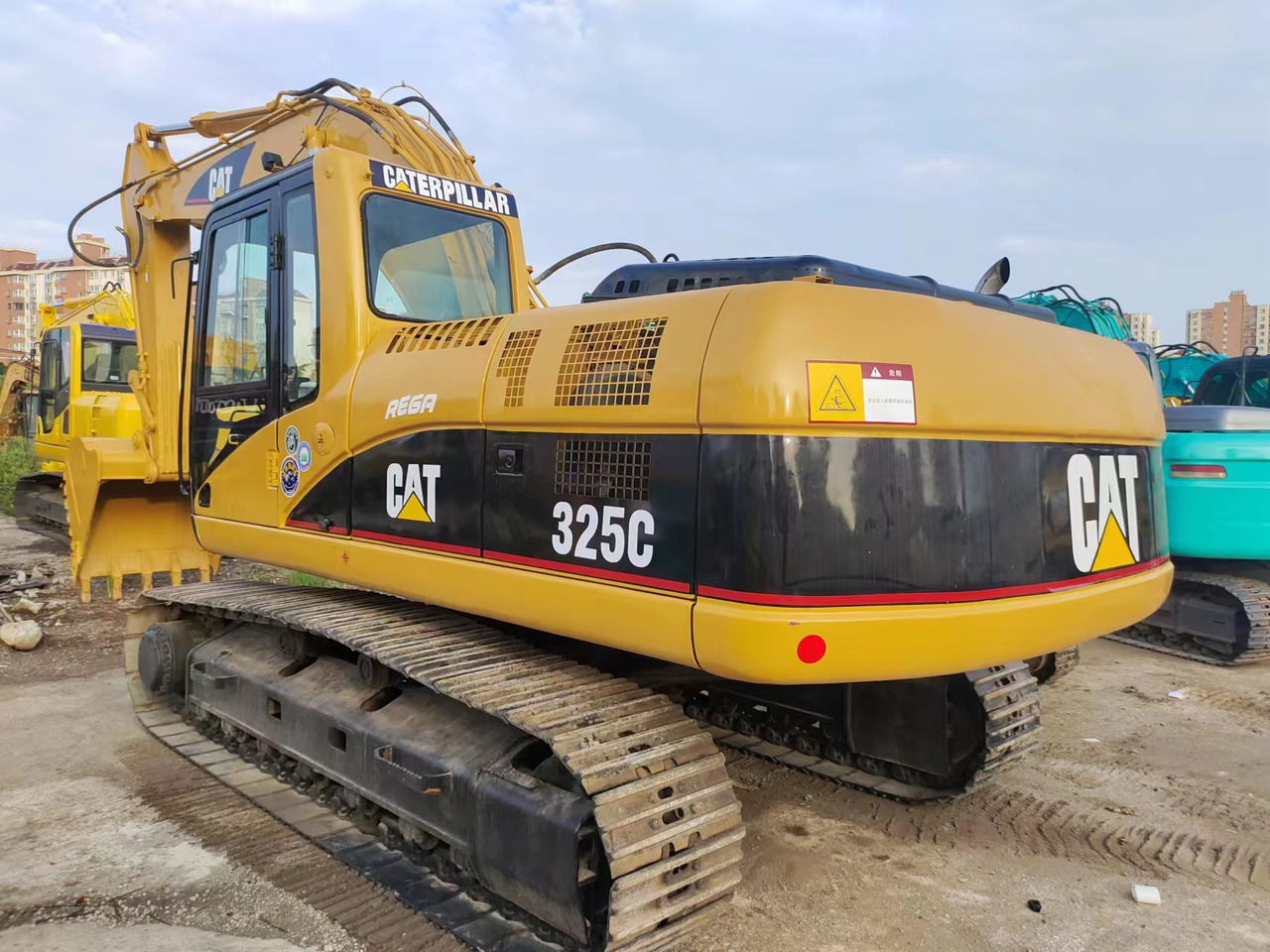 CATERPILLAR 325C - Escavadora de rastos: foto 1 CATERPILLAR 325C - Escavadora de rastos: foto 1