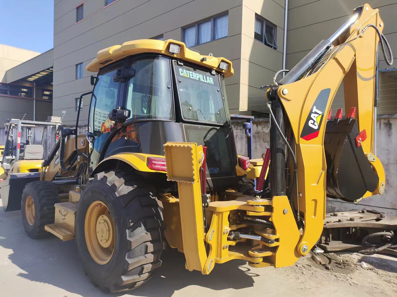 CATERPILLAR 420F - Retroescavadeira: foto 5 CATERPILLAR 420F - Retroescavadeira: foto 5