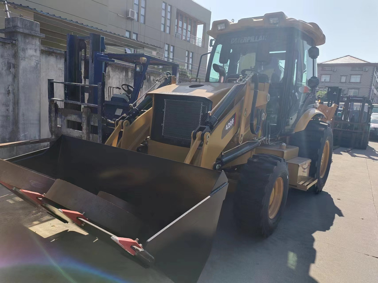 CATERPILLAR 420F - Retroescavadeira: foto 3 CATERPILLAR 420F - Retroescavadeira: foto 3