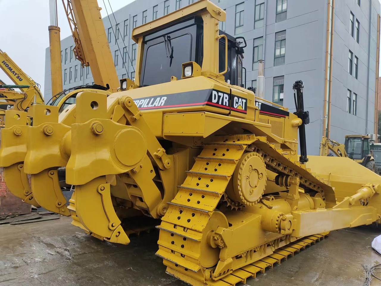 CATERPILLAR D7R - Buldôzer: foto 2 CATERPILLAR D7R - Buldôzer: foto 2