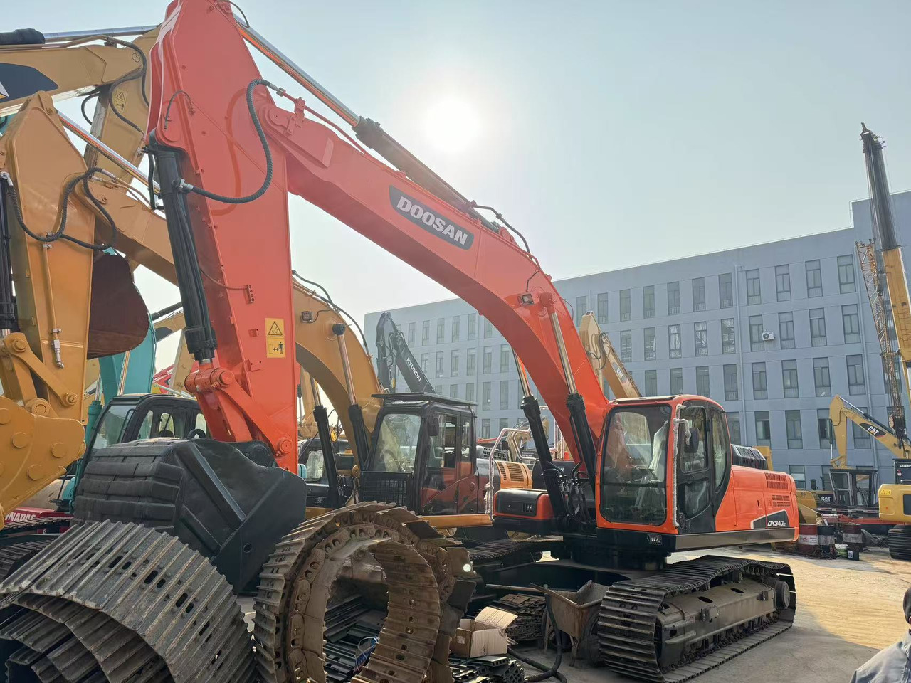 DOOSAN DX340LC - Escavadora de rastos: foto 2 DOOSAN DX340LC - Escavadora de rastos: foto 2