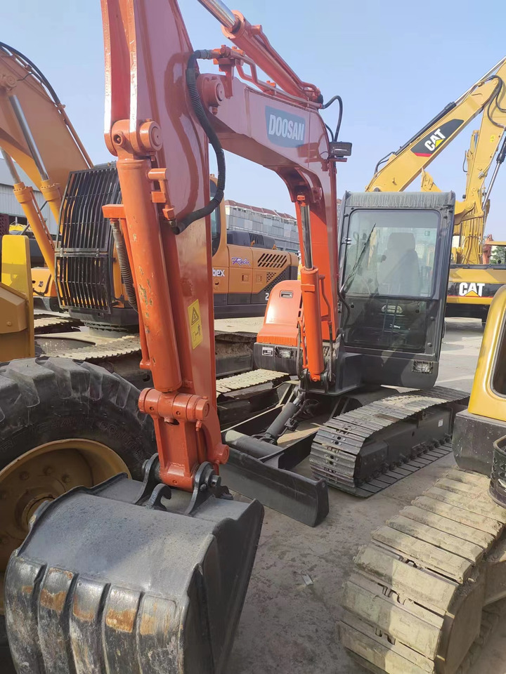 DOOSAN DX60 - Mini escavadeira: foto 2 DOOSAN DX60 - Mini escavadeira: foto 2