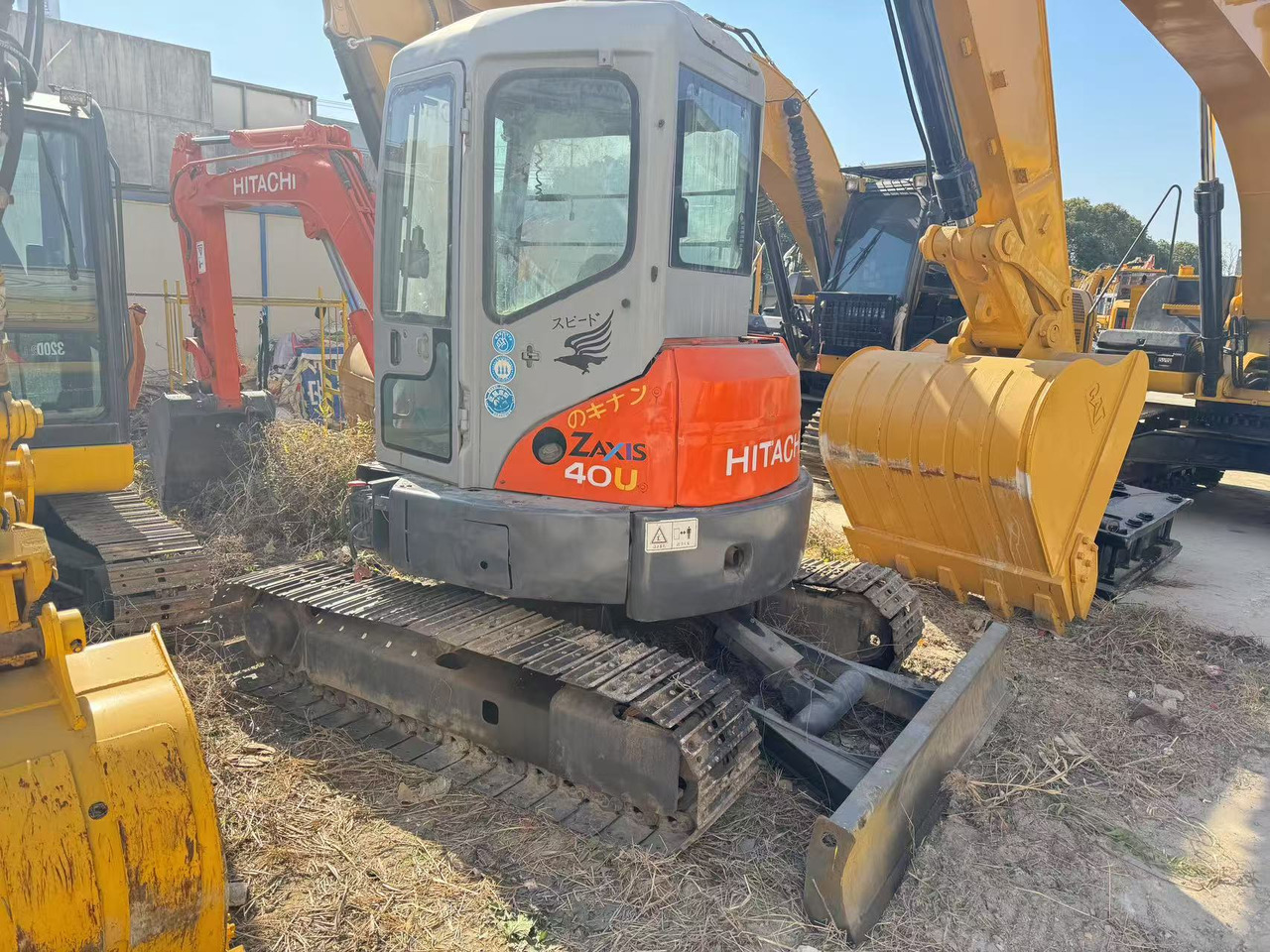 HITACHI ZX40U - Mini escavadeira: foto 1 HITACHI ZX40U - Mini escavadeira: foto 1