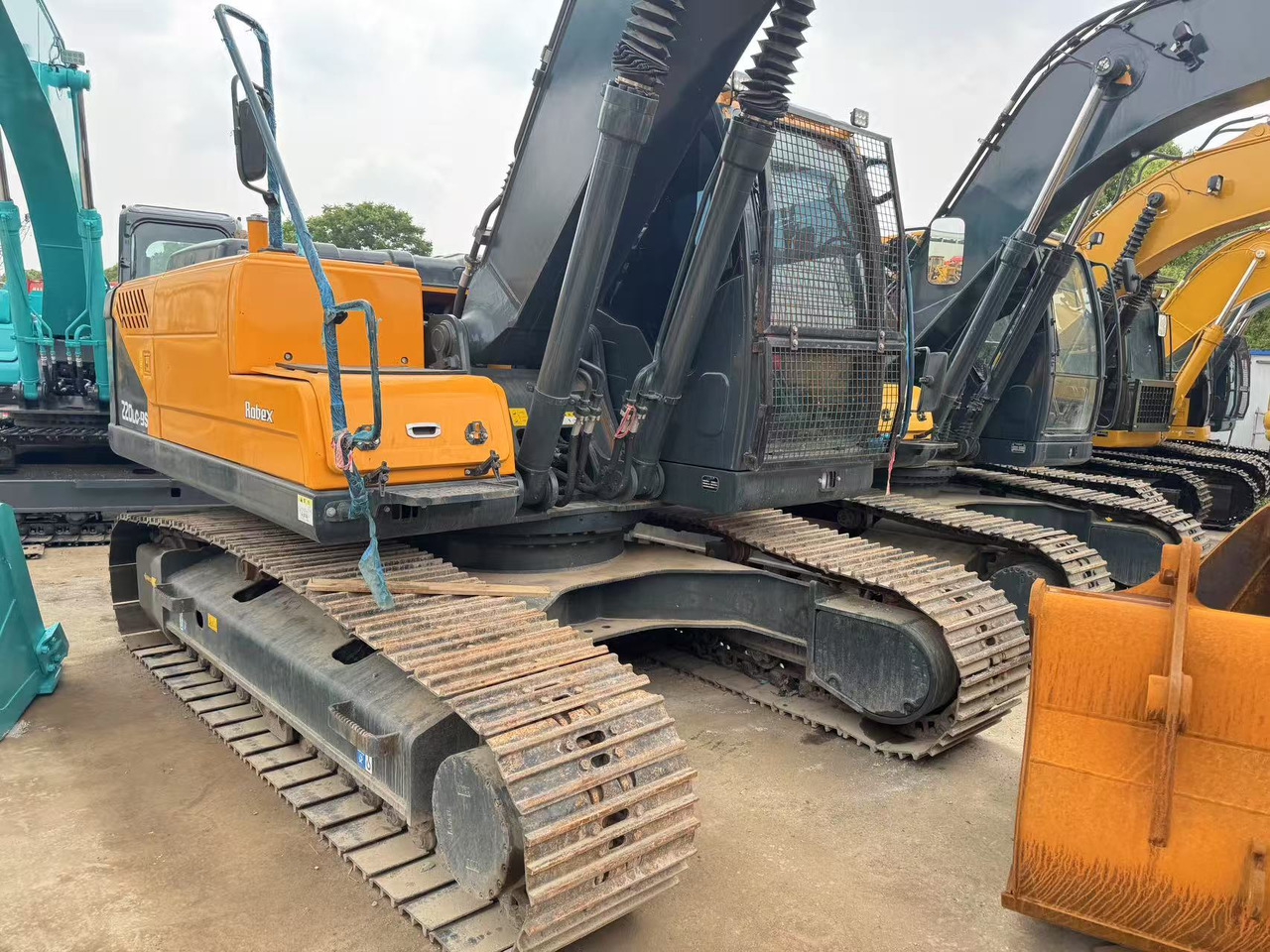 Escavadora de rastos HYUNDAI R220LC-9S: foto 8