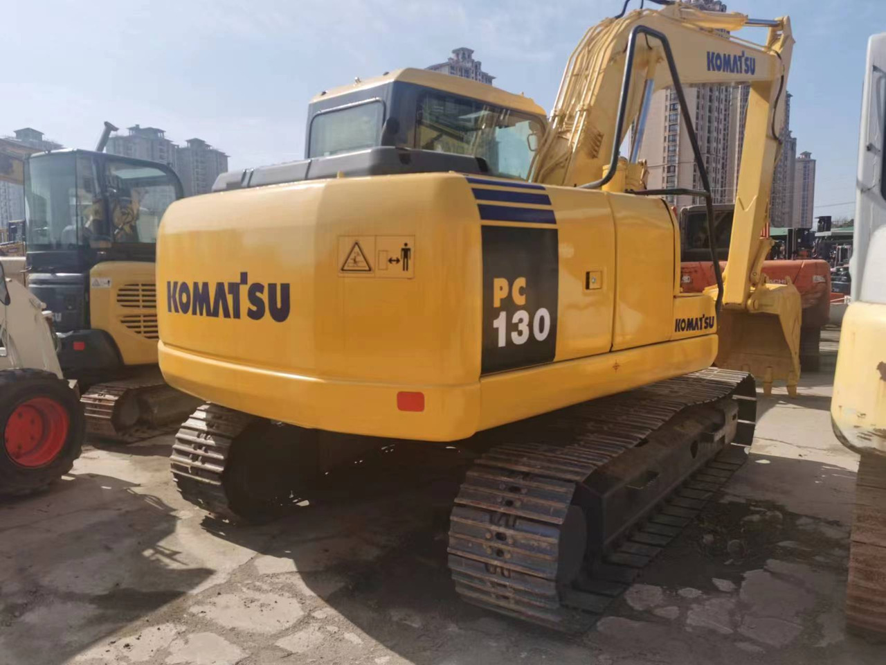 Escavadora de rastos KOMATSU PC130-7: foto 7