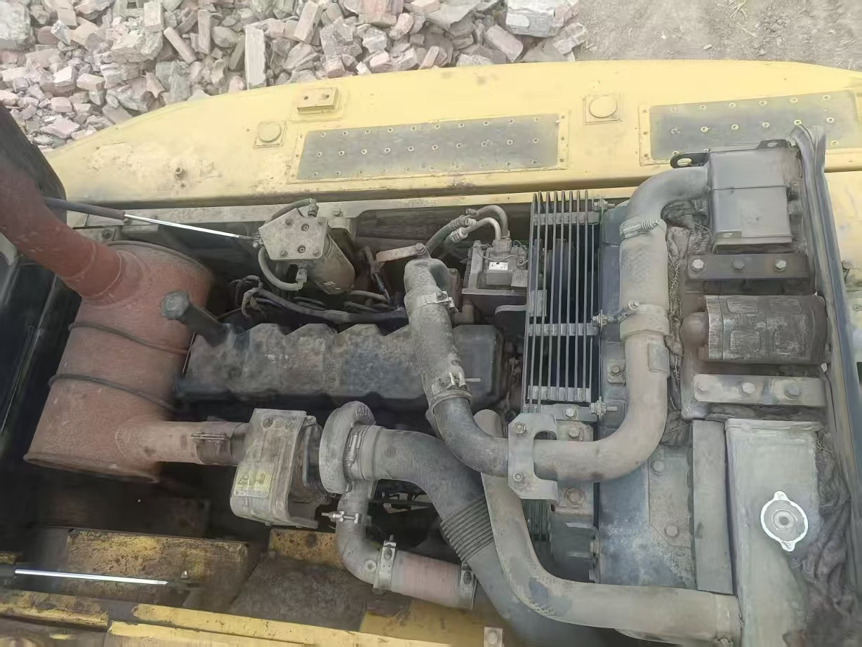 KOMATSU PC200-8N1 - Escavadora de rastos: foto 5 KOMATSU PC200-8N1 - Escavadora de rastos: foto 5