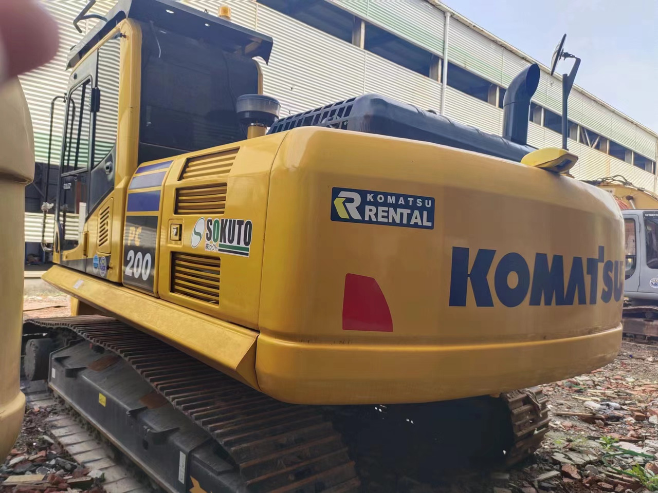 KOMATSU PC200-8N1 - Escavadora de rastos: foto 3 KOMATSU PC200-8N1 - Escavadora de rastos: foto 3